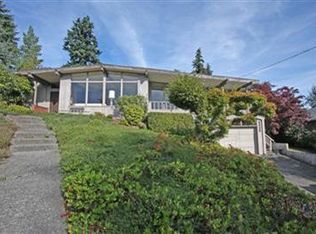 5666 NE 180th St, Kenmore, WA 98028