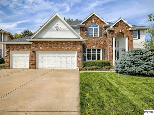6518 N 159th Avenue Cir, Omaha, NE 68116