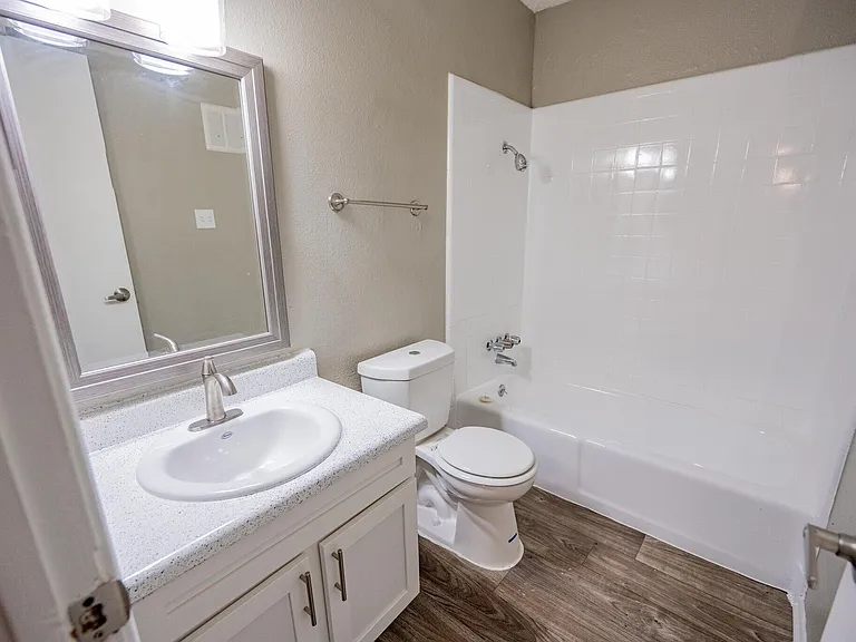 Sunrise Pointe — Photo 33