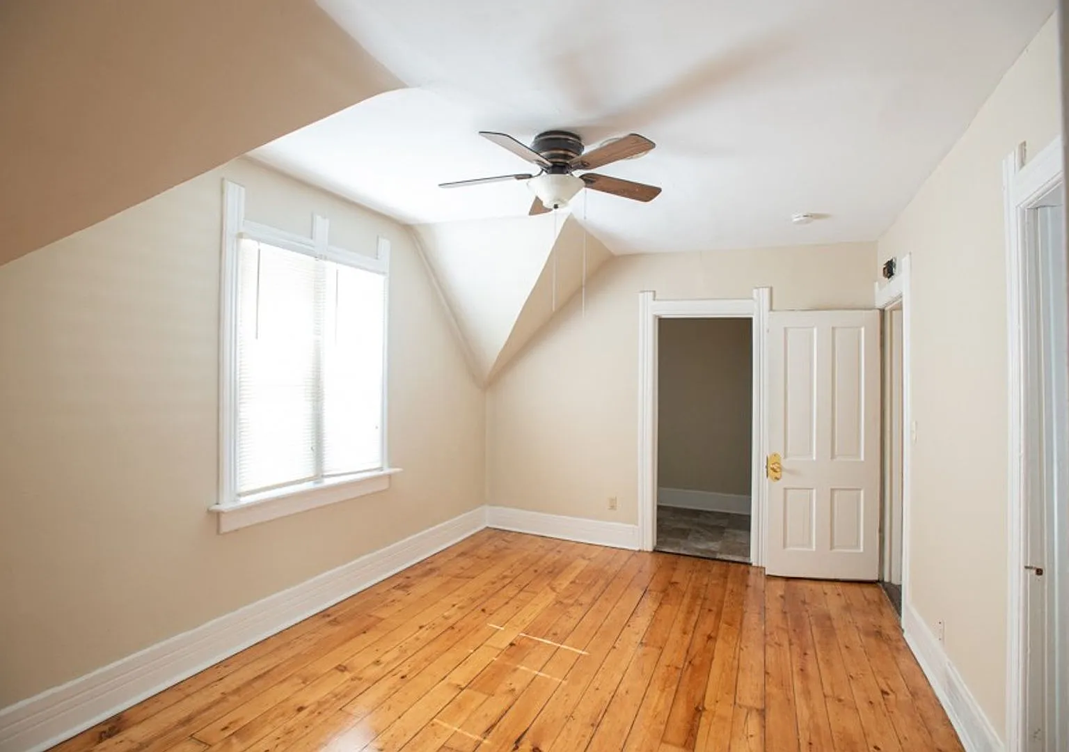 2573 N. Bartlett Ave — Photo 3