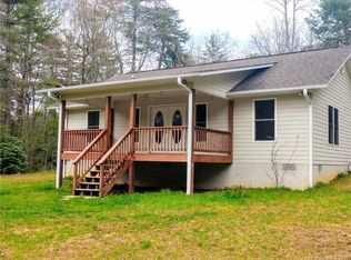 32 Buffet Blvd, Sapphire, NC 28774