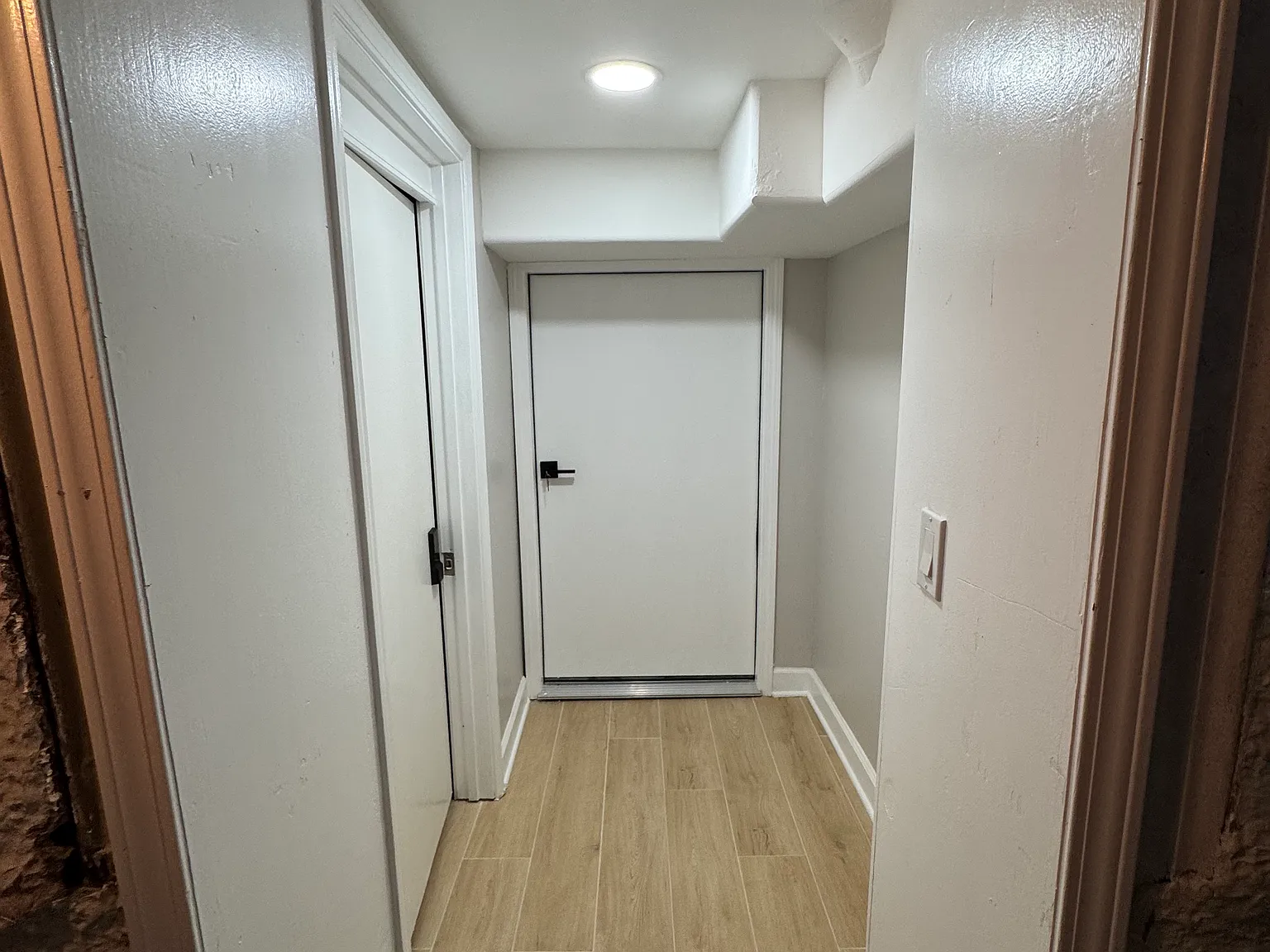 2 bed, 1000 sqft, $2,200 — Photo 1