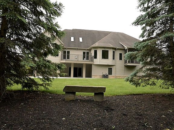 4th image of 2210 Forest Hill Dr