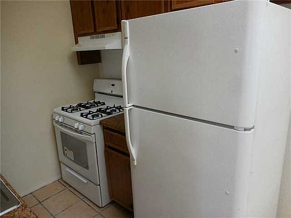 4th image of 2909 E Glen Dr APT D