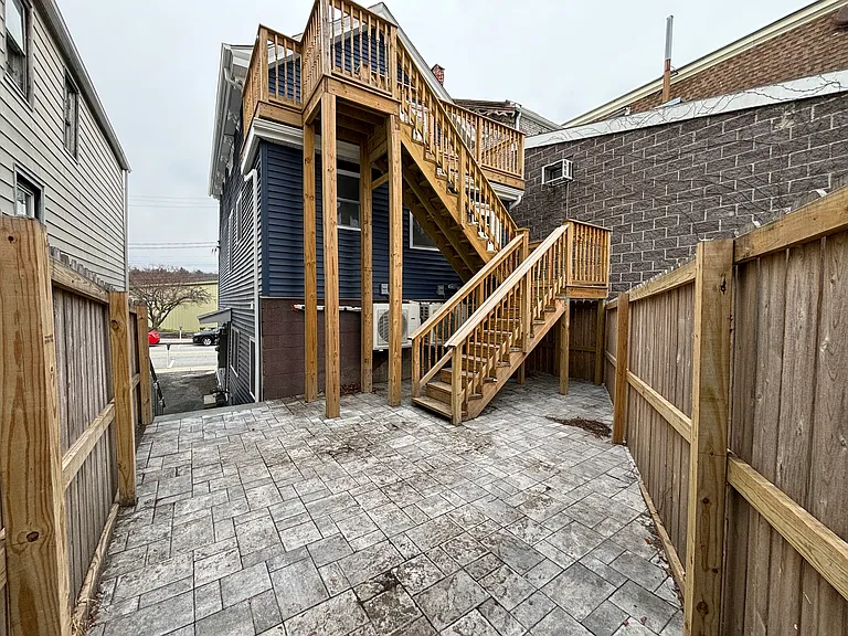 165 W Main St #1 — Photo 15