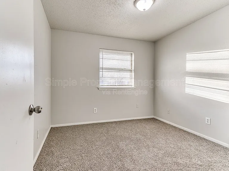 8510 Candlewood Dr — Photo 20