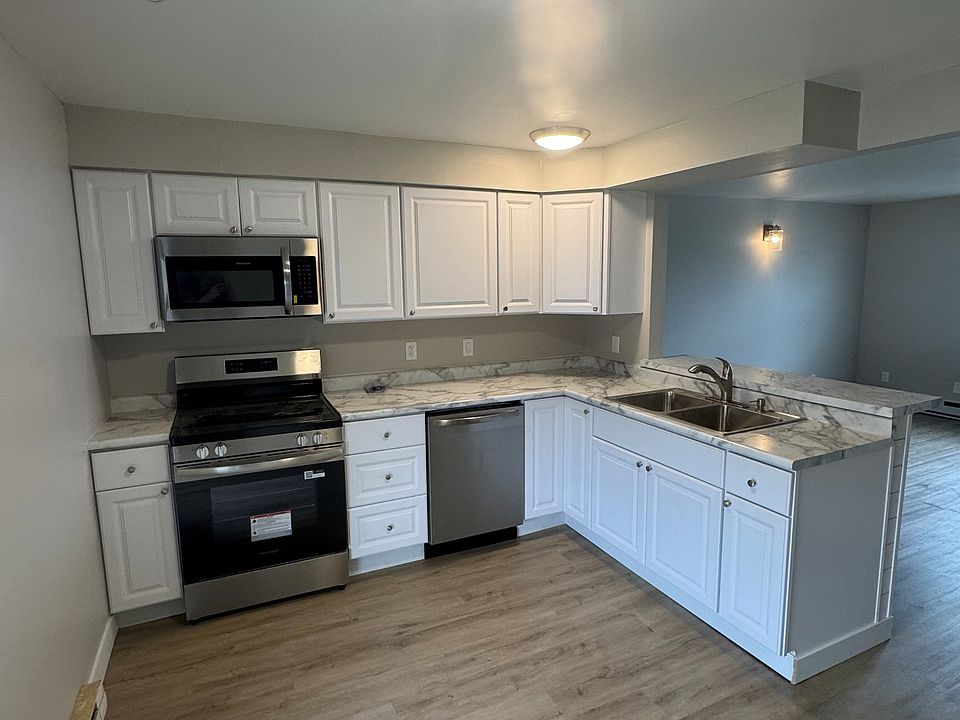 1st image of 207 Clairmont Ct #4