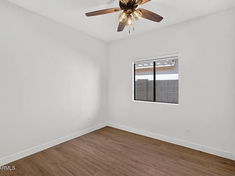 20415 N 37th Ave — Photo 15