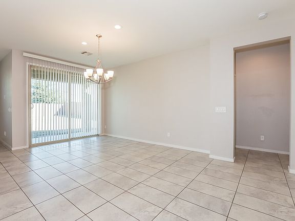 5th image of 654 W Glen Canyon Dr