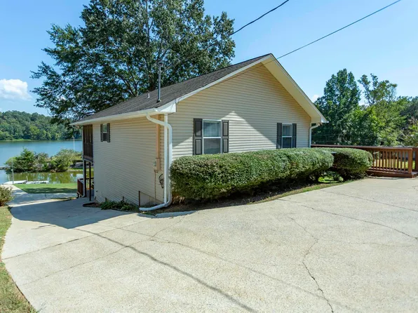 586 Hollys Ln, Riverside, AL 35135