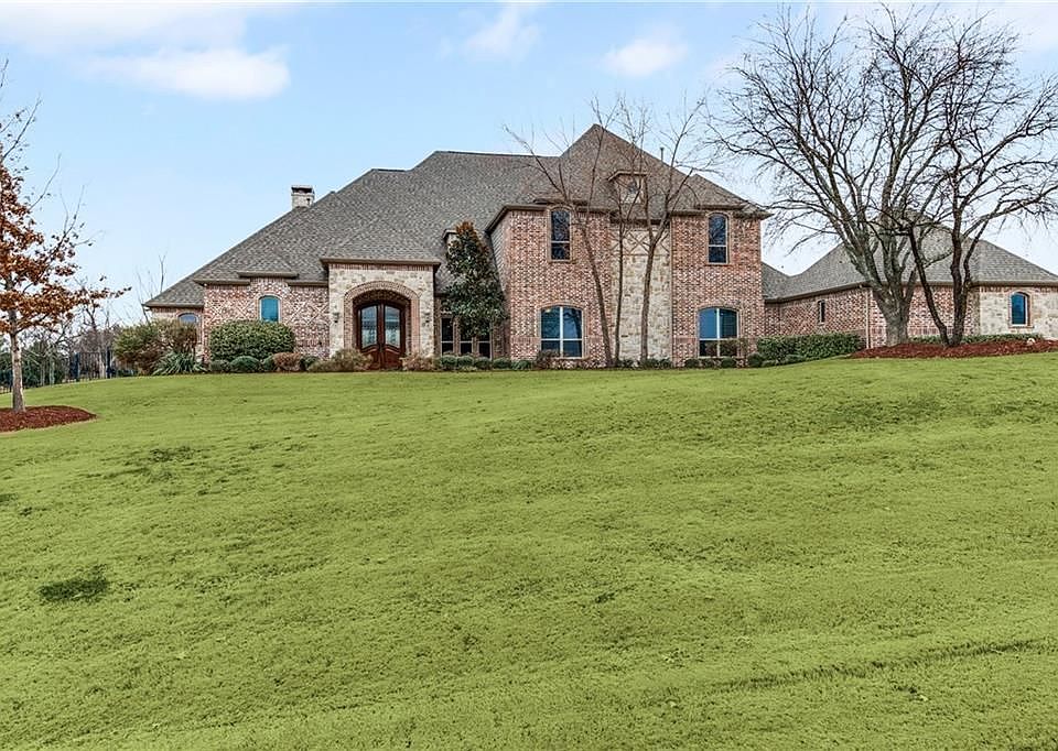 1st image of 2615 Twelve Oaks Ln