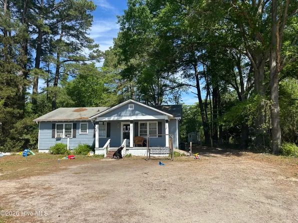 414 Yadkin Avenue, Laurinburg, NC 28352