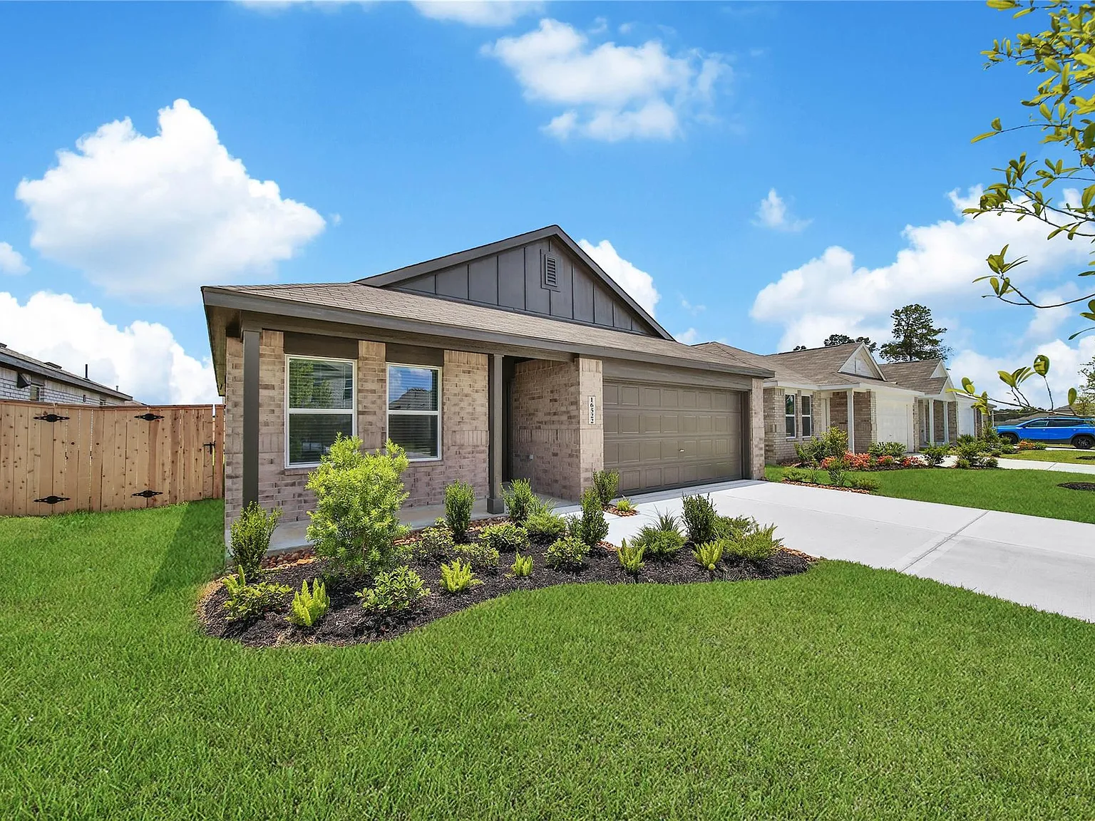 3 bed, 2.0 bath, 1084 sqft, $1,875 — Photo 3