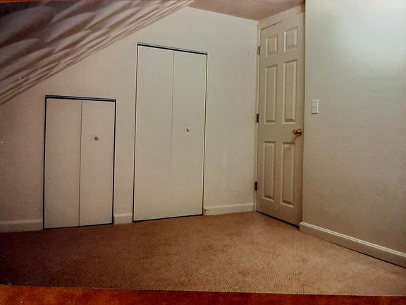 5th image of 76 Hedley Ave