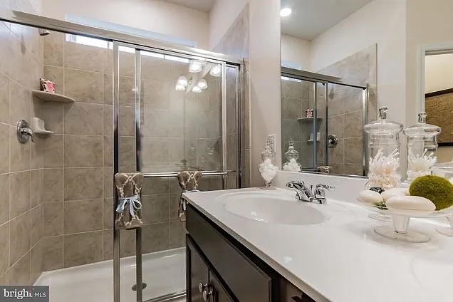 2072 Hinshaw Dr — Photo 14