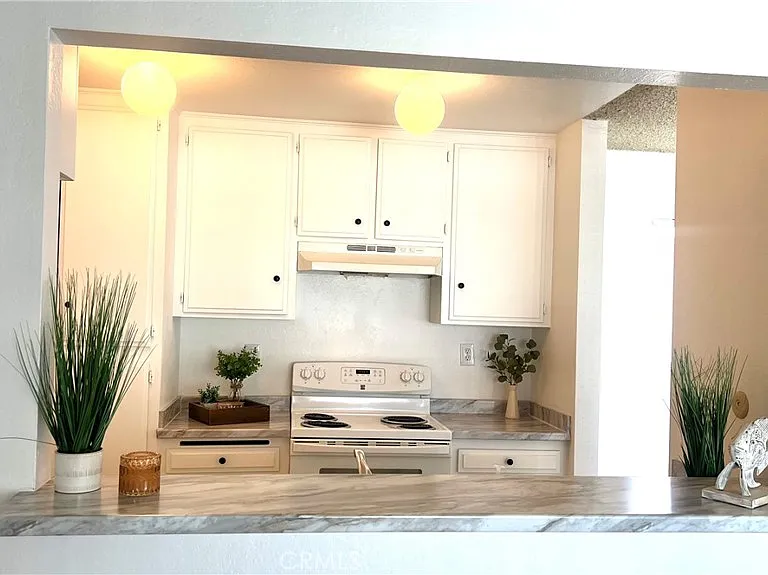338 E Meats Ave — Photo 13