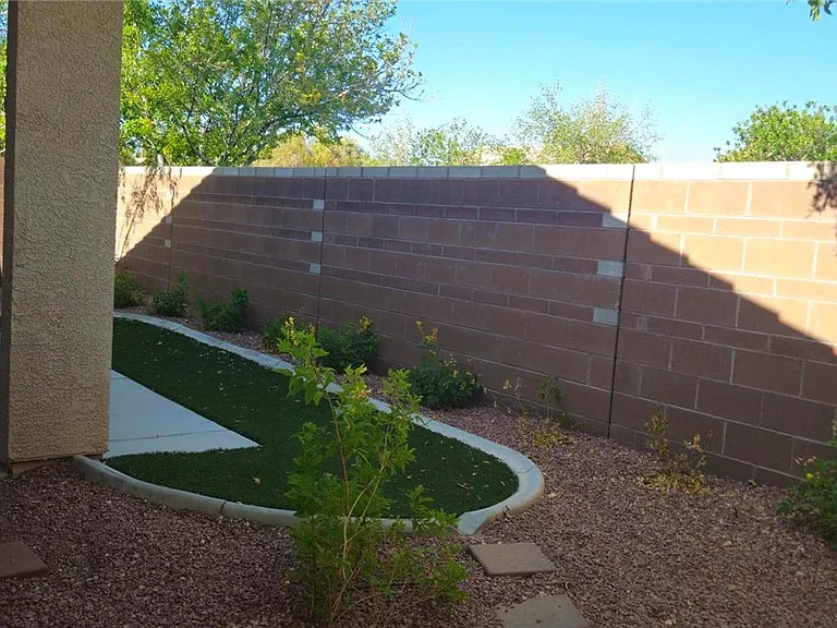 8045 Glacier Falls St — Photo 10