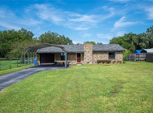 2711 Sawmill Rd, Plant City, FL 33567