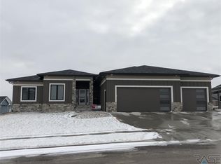 1117 S Torrey Pine Ln, Sioux Falls, SD 57110