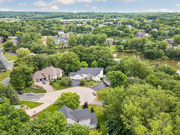 2nd image of 4854 Four Seasons Ct