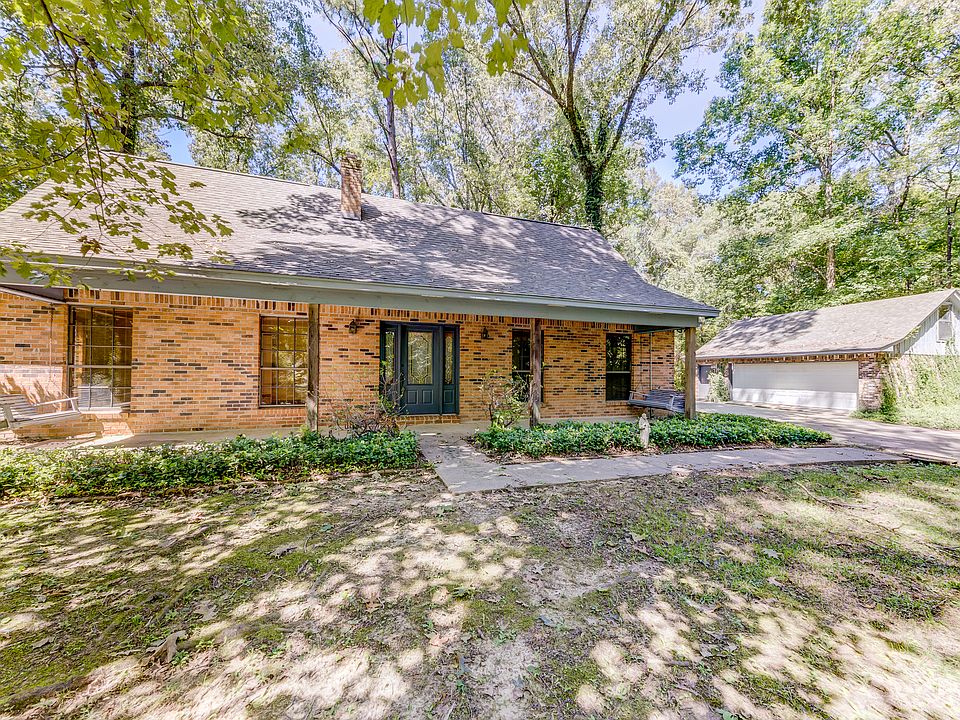 1st image of 203 Silver Creek Dr