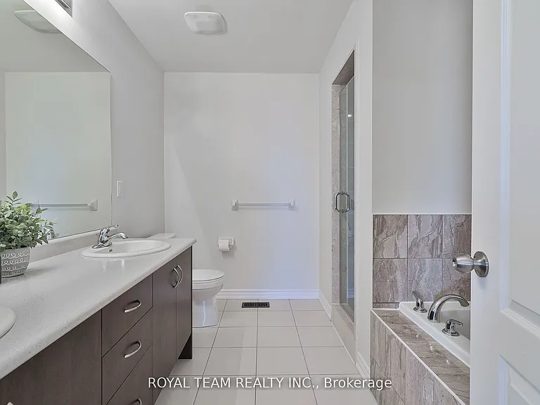 1246 Peelar Cres — Photo 17