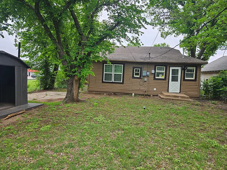 209 NW Arlington Ave — Photo 10