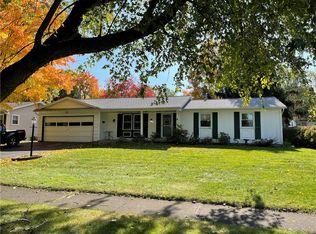 6 Sudbury Dr, Rochester, NY 14624