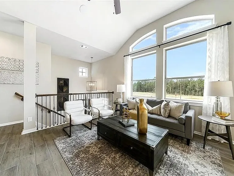 1615 Rustling Creek Dr — Photo 4