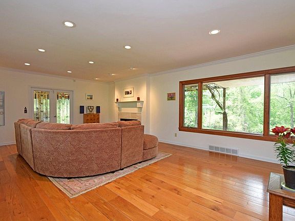 4th image of 7201 W Aracoma Dr