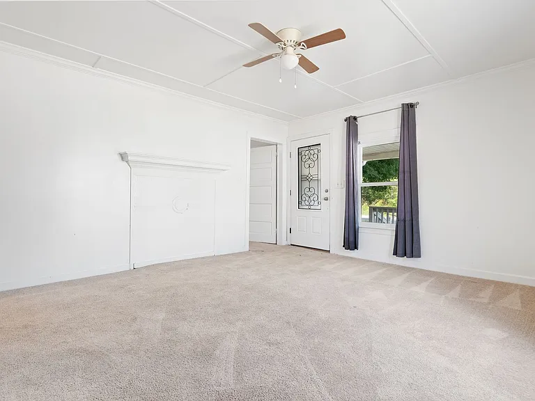 706 N White St — Photo 4