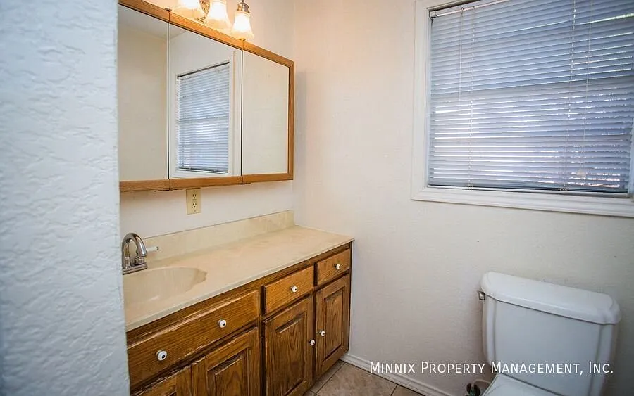 4 bedroom/ 2 bath | 3510 Baumann Ave. — Photo 3