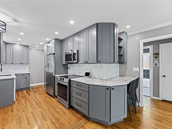 5th image of 4935 Juniper Dr