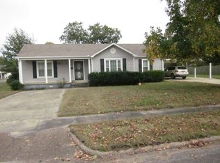 1901 W Parkview Dr, Caruthersville, MO 63830
