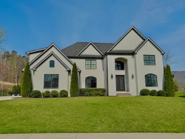 467 Canyon Springs Dr, Hixson, TN 37343