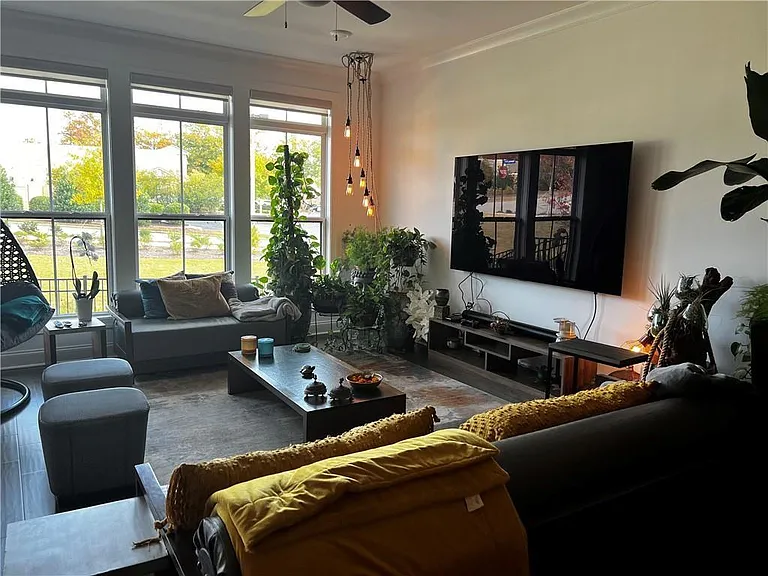 118 Downing Dr — Photo 6