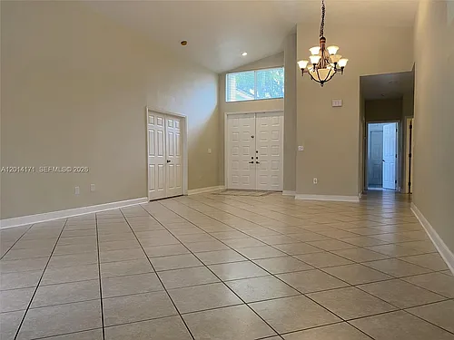 1210 S 13th Ave Photo 1