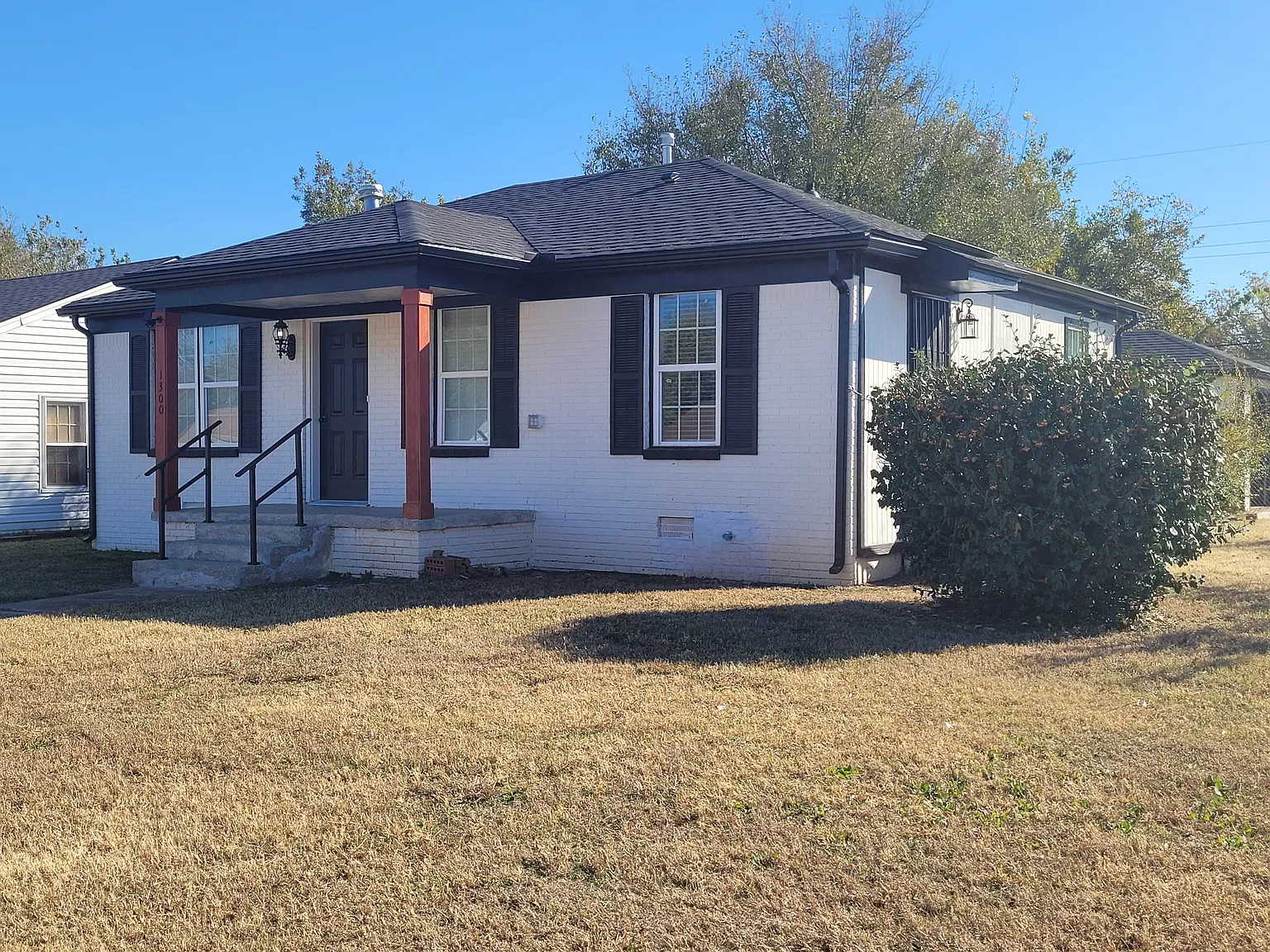 3 bed, 875 sqft, $1,200 — Photo 2
