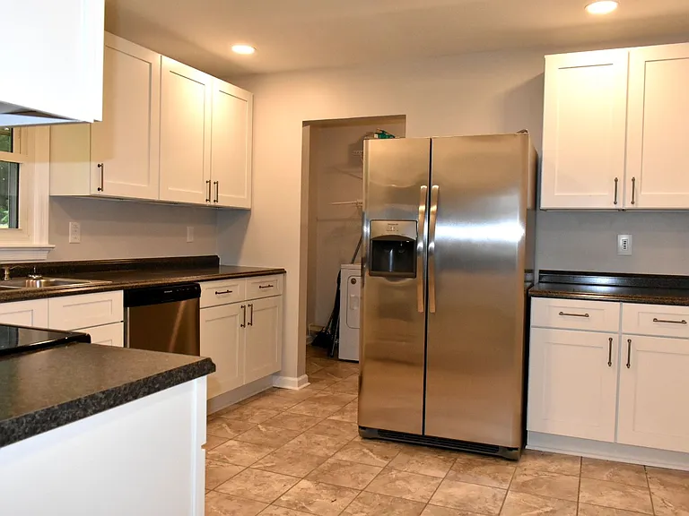 219 Woodhaven Rd — Photo 12