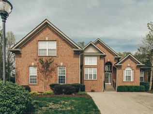 1020 Golf Club Ln E, Hendersonville, TN 37075