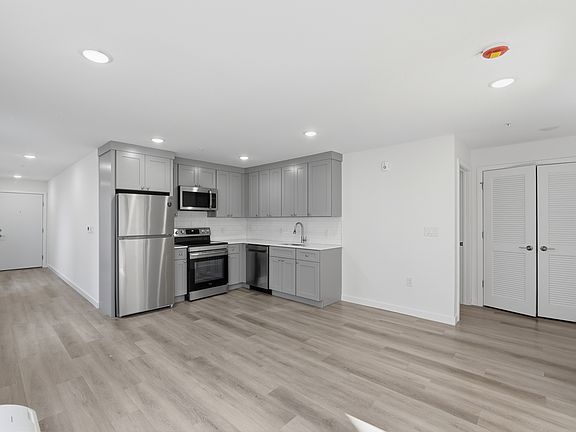 2nd image of 566 Springfield Ave #206