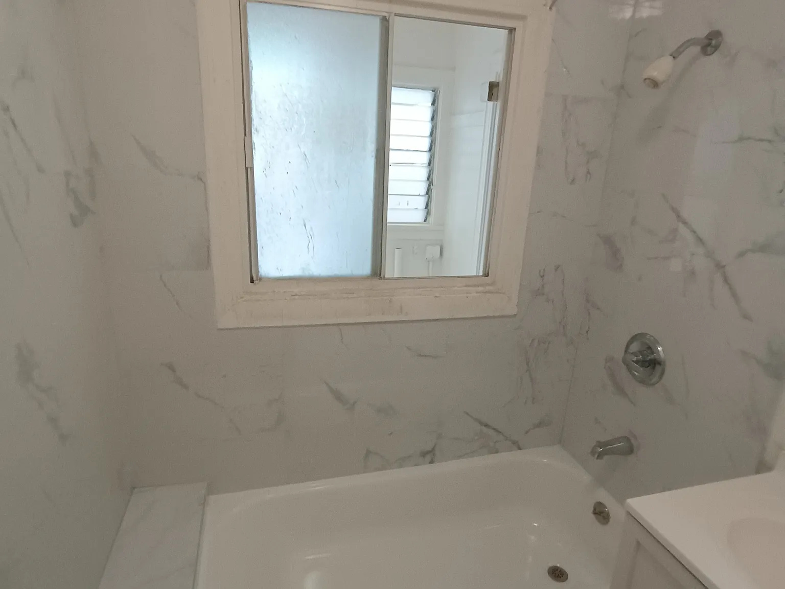 1 bed, 700 sqft, $1,900 — Photo 2