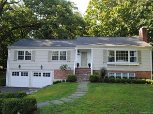 10 Ambler Rd W, Westport, CT 06880