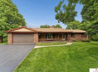 5914 Northern Hills Dr, Omaha, NE 68152