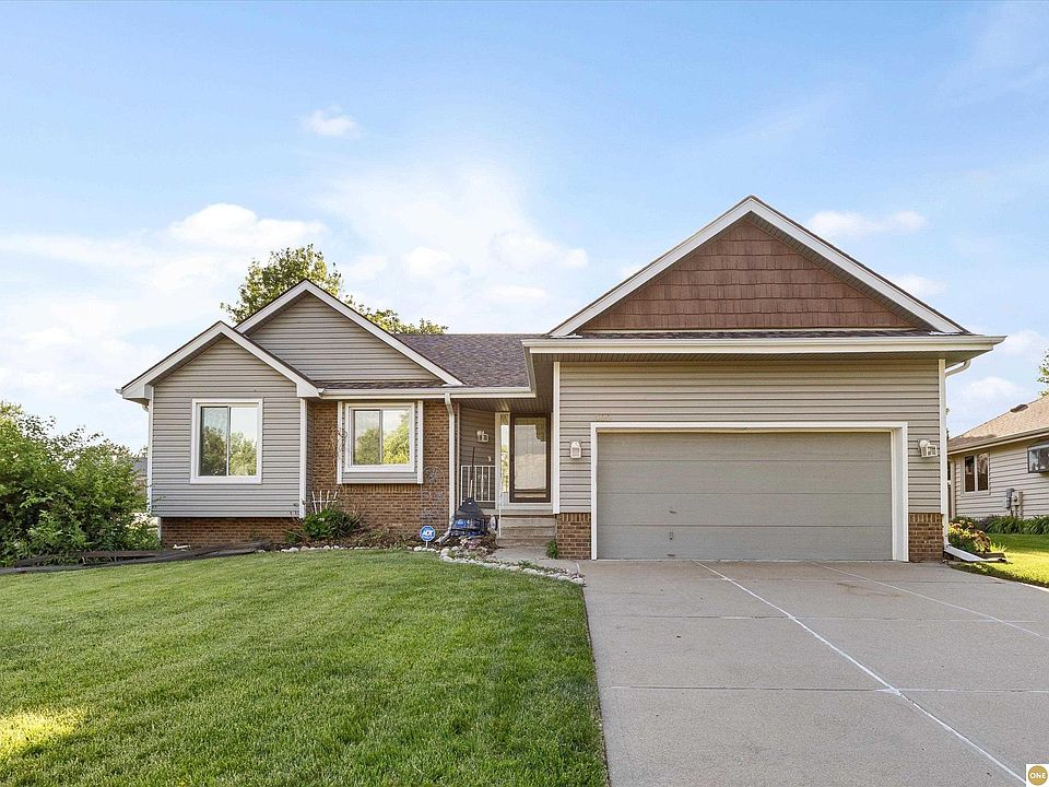 1st image of 400 Fleetwood Dr