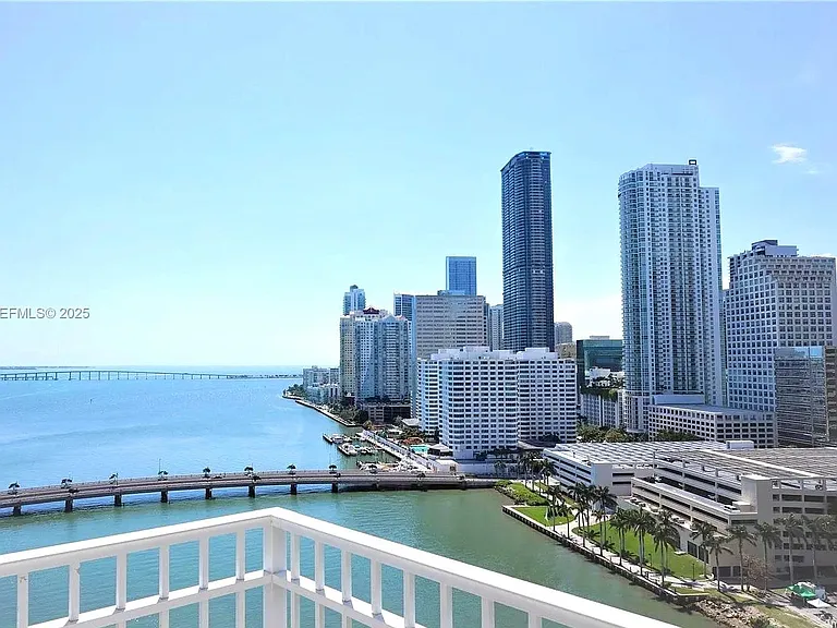 801 Brickell Key Blvd #L01 — Photo 9