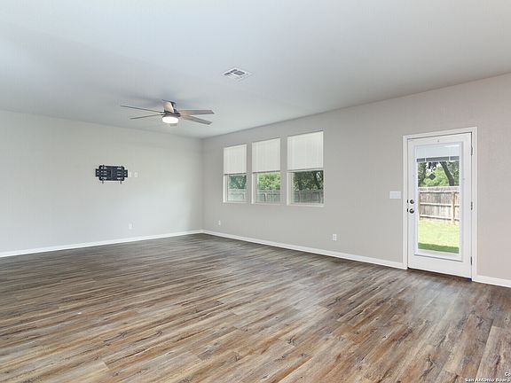 5th image of 15323 KELLYFIELD BAY
