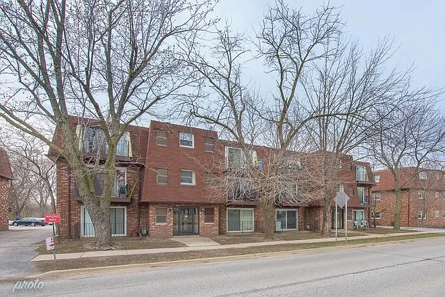 11740 S Ridgeland Ave APT 1C photo 1
