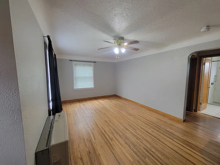 710 Mount Ave — Photo 2