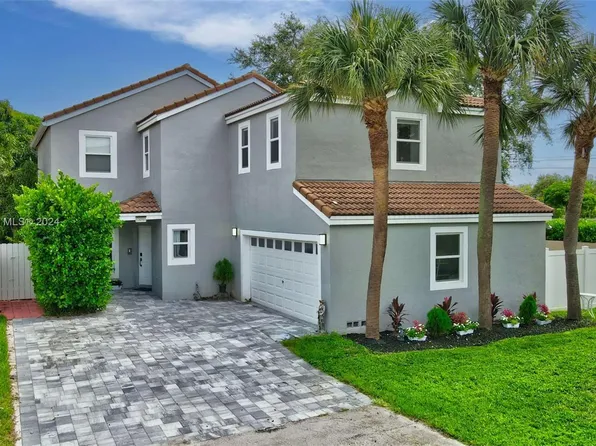 10050 Fanfare Dr, Boca Raton, FL 33428